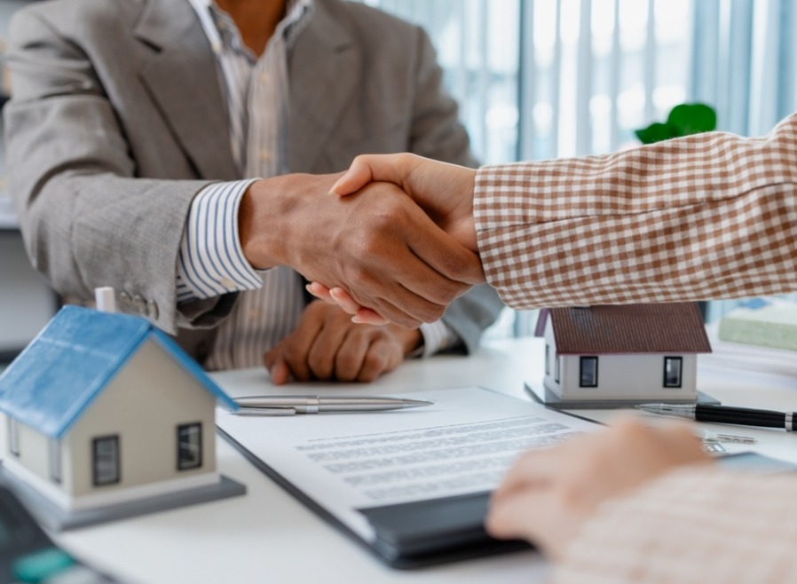 real estate agent hand shake
